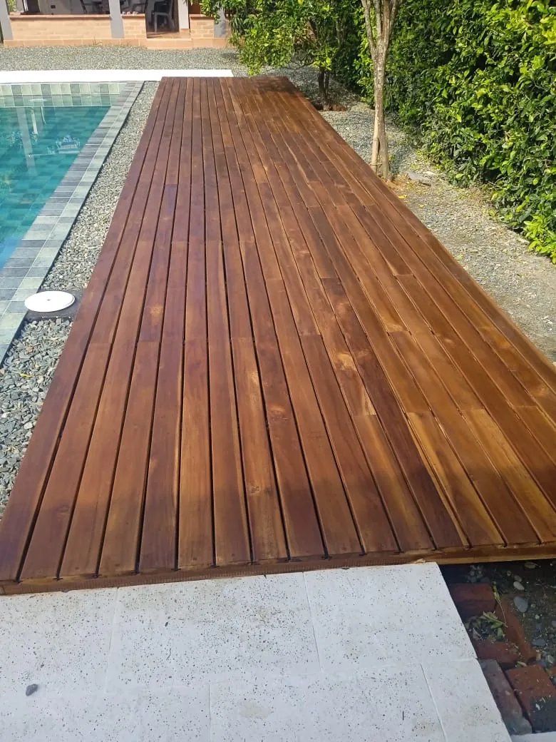 Deck en madera cultivada